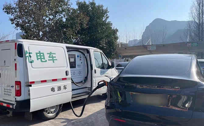 石首汽车搭电